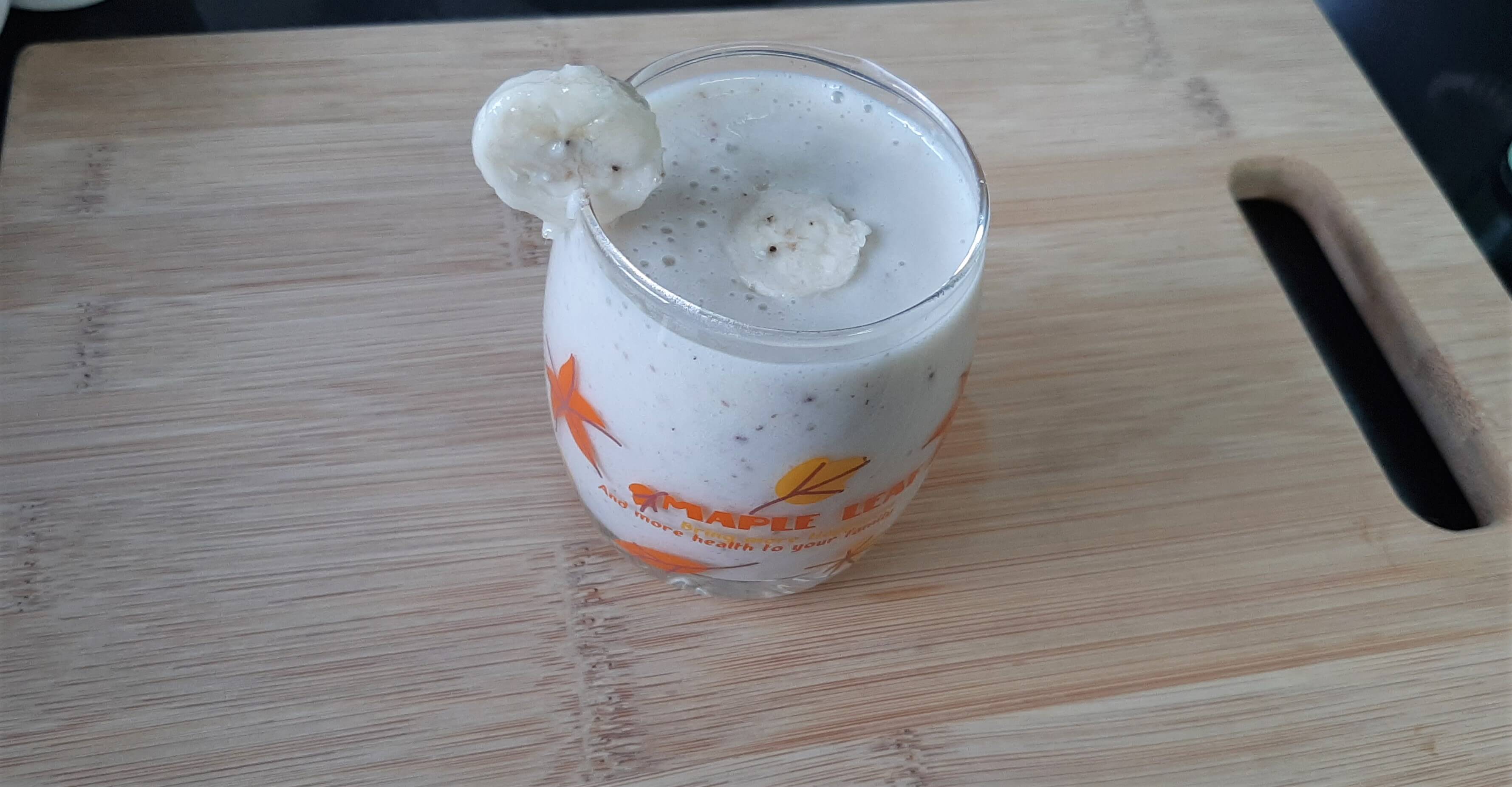 Banana milkshake in a glass