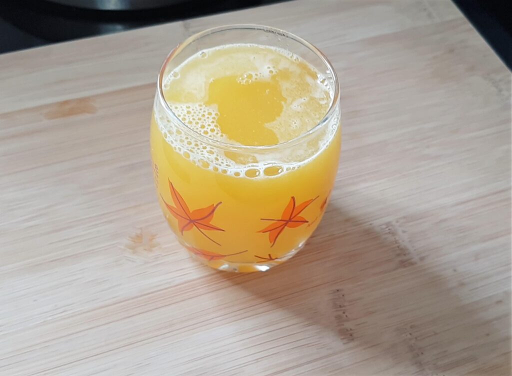 pineapple juice in glass