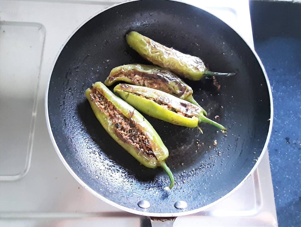 frying stuffed green chili