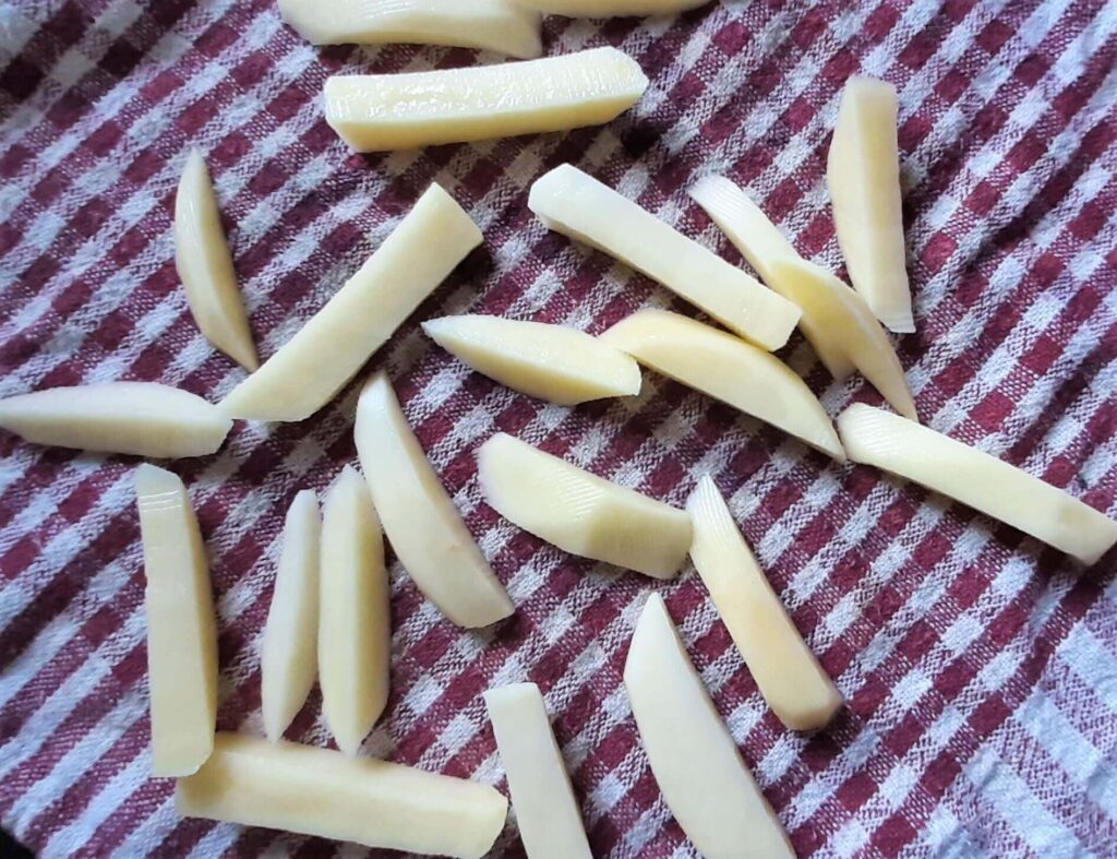 drying potato slices
