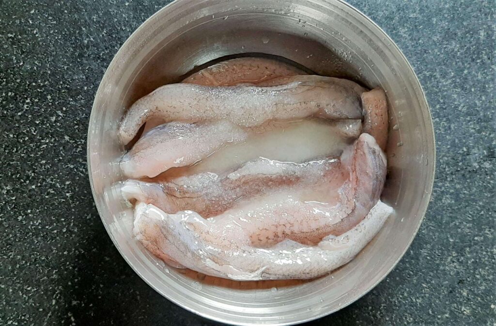 cleaned bombay duck