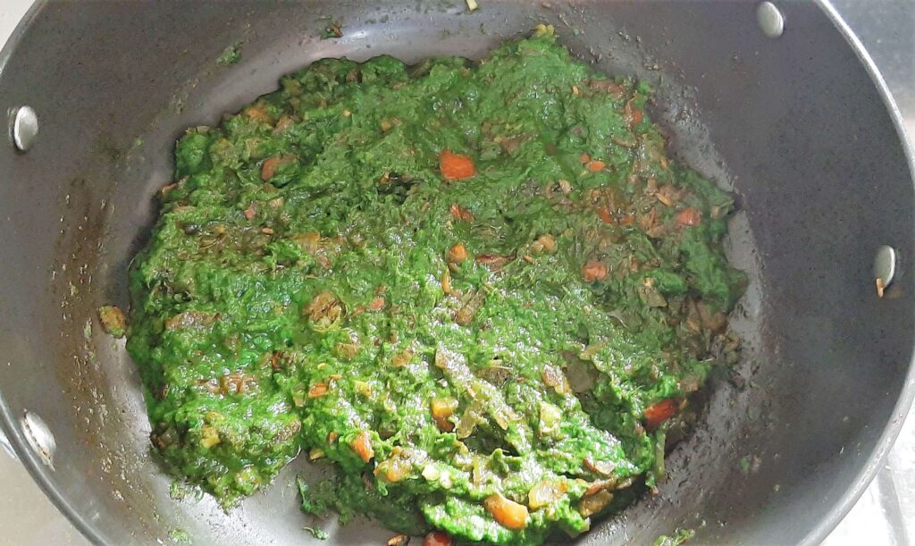 cooking palak paste