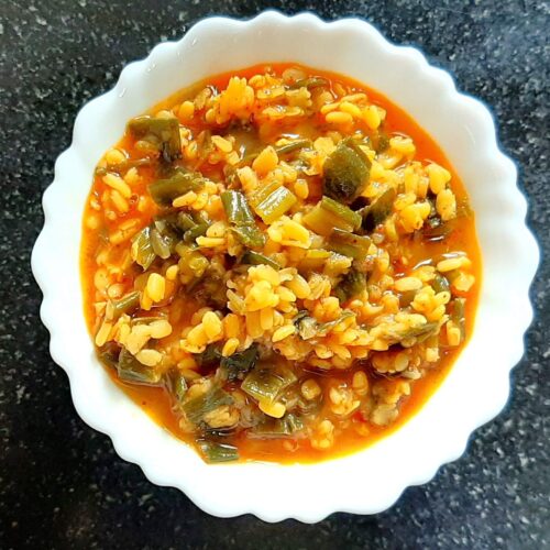 spring onion curry or hare pyaz sabji