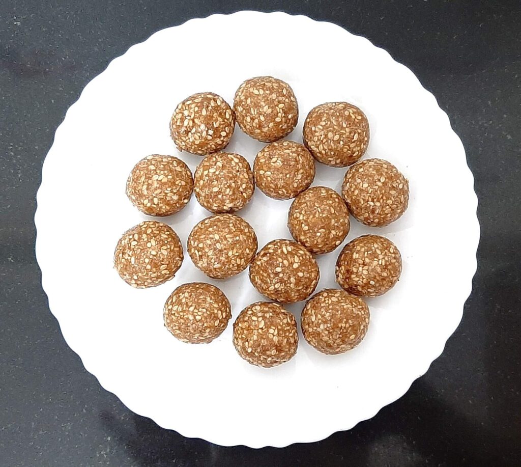 Til gul ladoo without jaggery syrup