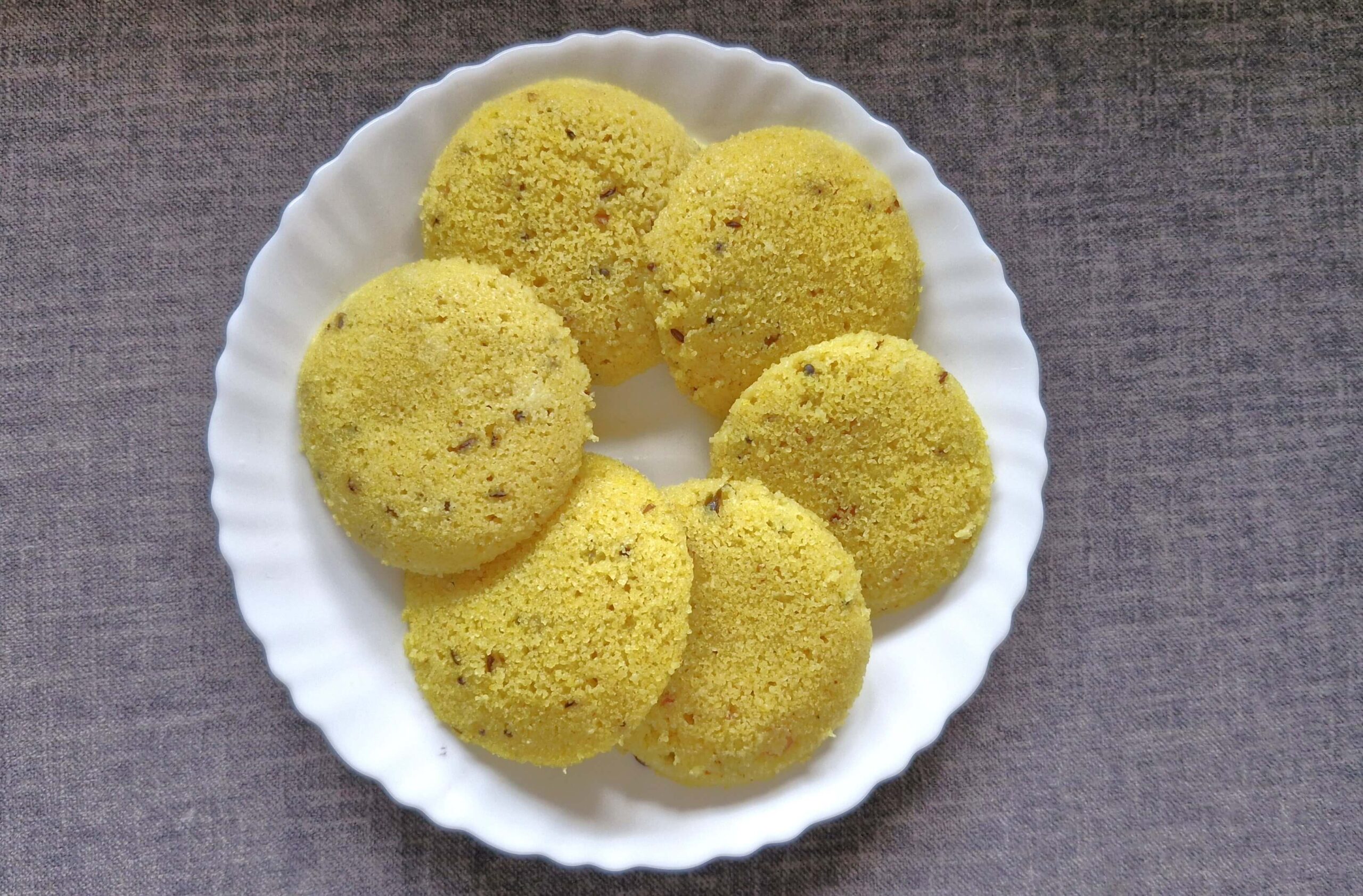 Rava idli in plate